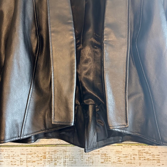 JESSICA LONDON Leather “Buttery Soft” Black Cropped Jacket Size 18 - Picture 2 of 10